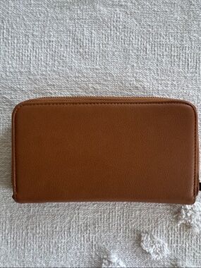 New-Thirty One Gifts All About the Benjamins  Caramel Smooth Pebble
F3